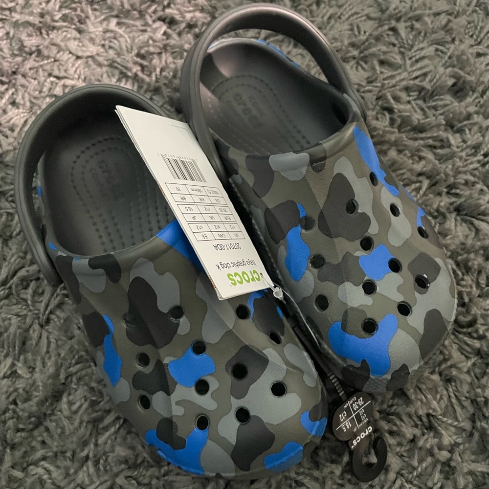 Kids camo crocs sz 12